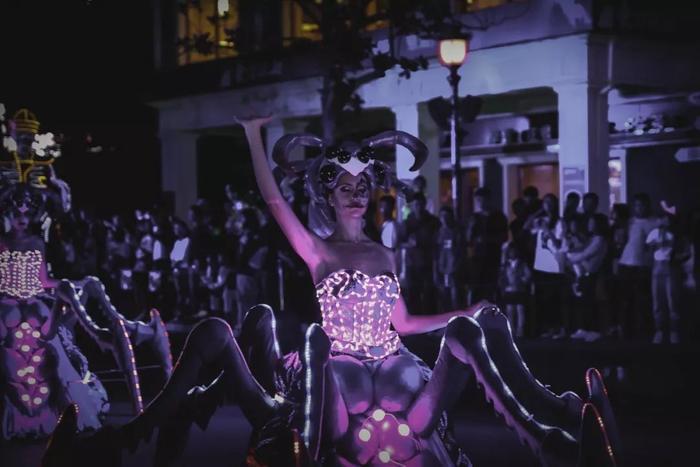 79元畅玩!“第五人格”等8大鬼屋,惊悚登陆650000㎡欢乐谷!