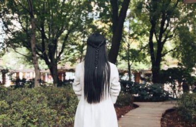 ​“待我长发及腰”受热捧的原因让人称赞，网友的神回复真绝了