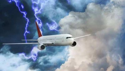 ​失踪35年后再现机场，飞机乘客号称穿越时空，事实真是如此吗？