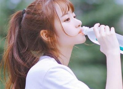 ​教大家男友很少主动联系我我该分手吗