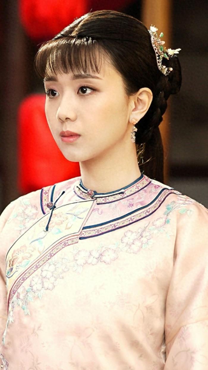 内地新生代小花曾淇