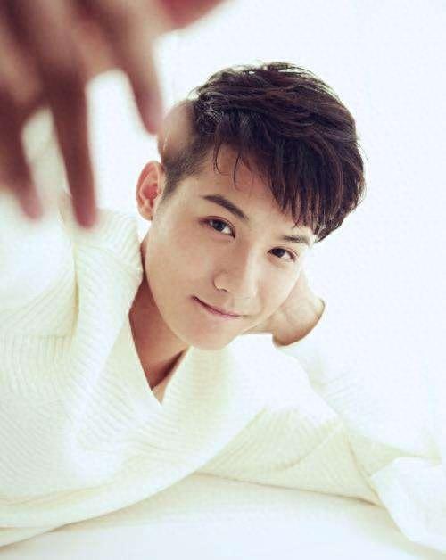 郑业成：学京剧出身，颜值与演技俱佳，凭《三千鸦杀》成古装男神