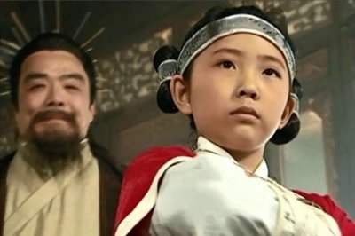 ​不屑做李寻欢徒弟，跟母亲的闺蜜鬼混，龙小云后来的人生让人羡慕