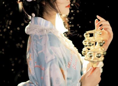 ​男生盯着你看超过5秒却没有追求你，这到底是什么意思？