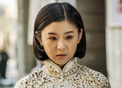 ​她是冯巩的“女儿”，出道18年从不拍吻戏，如今被丈夫宠成小公主