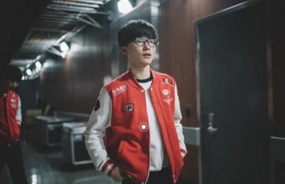 ​Faker的ID翻译过来的意思，80%的粉丝都不知道，李哥一直这么皮