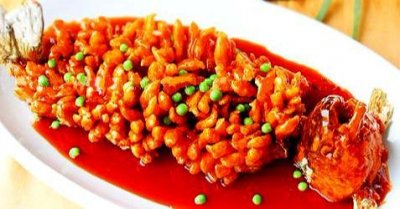 ​番茄松鼠鱼 形象逼真 色泽鲜艳 鲜嫩酥香 酸甜适口 多谢转发