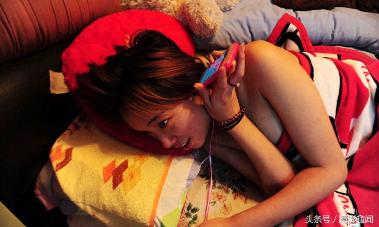 实拍：镜头下，“陪游女郎”真实的生活百态！