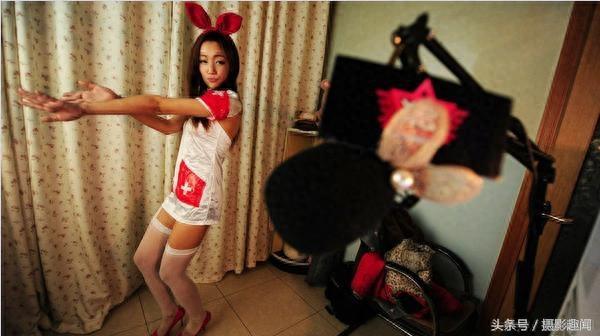 实拍：镜头下，“陪游女郎”真实的生活百态！