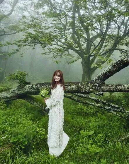 安宰贤具惠善婚纱照甜齁了~这冰冷的狗粮在脸上胡乱的拍!