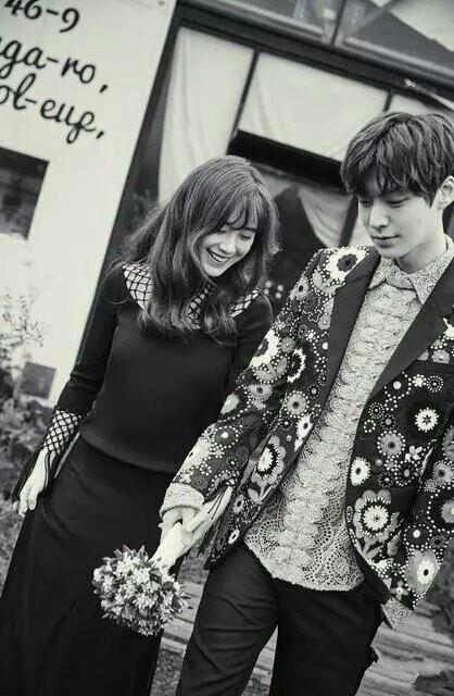 安宰贤具惠善婚纱照甜齁了~这冰冷的狗粮在脸上胡乱的拍!