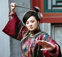 她是春晚最美女演员,搭档冯巩潘长江等大咖,网传张子健是其老公