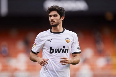 ​英超葡萄狼再添1员！25岁西甲劲旅主力锋霸加盟，3260万欧签约5年