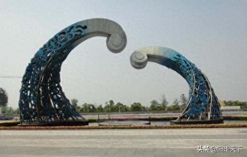 西太湖揽月湾:值得春游的地方;高百米的滆湖之星尤为壮观