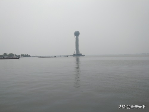 西太湖揽月湾:值得春游的地方;高百米的滆湖之星尤为壮观