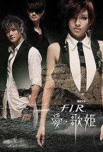 ​百听不厌《月牙湾》是谁的心啊 孤单地留下