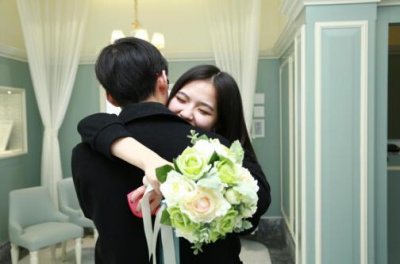 ​小伙百万求婚网红 网友表示这是品牌钻戒的一次炒作