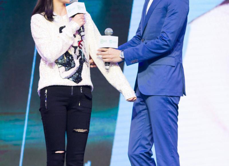 女生打男生意味着什么意思？是喜欢还是还是打闹