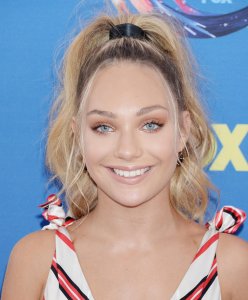 ​小萝莉玛蒂·齐格勒出席美国青少年选择奖颁奖礼