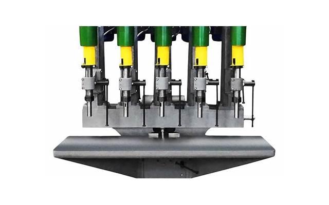 小学男生暗恋你的20个动作是什么？