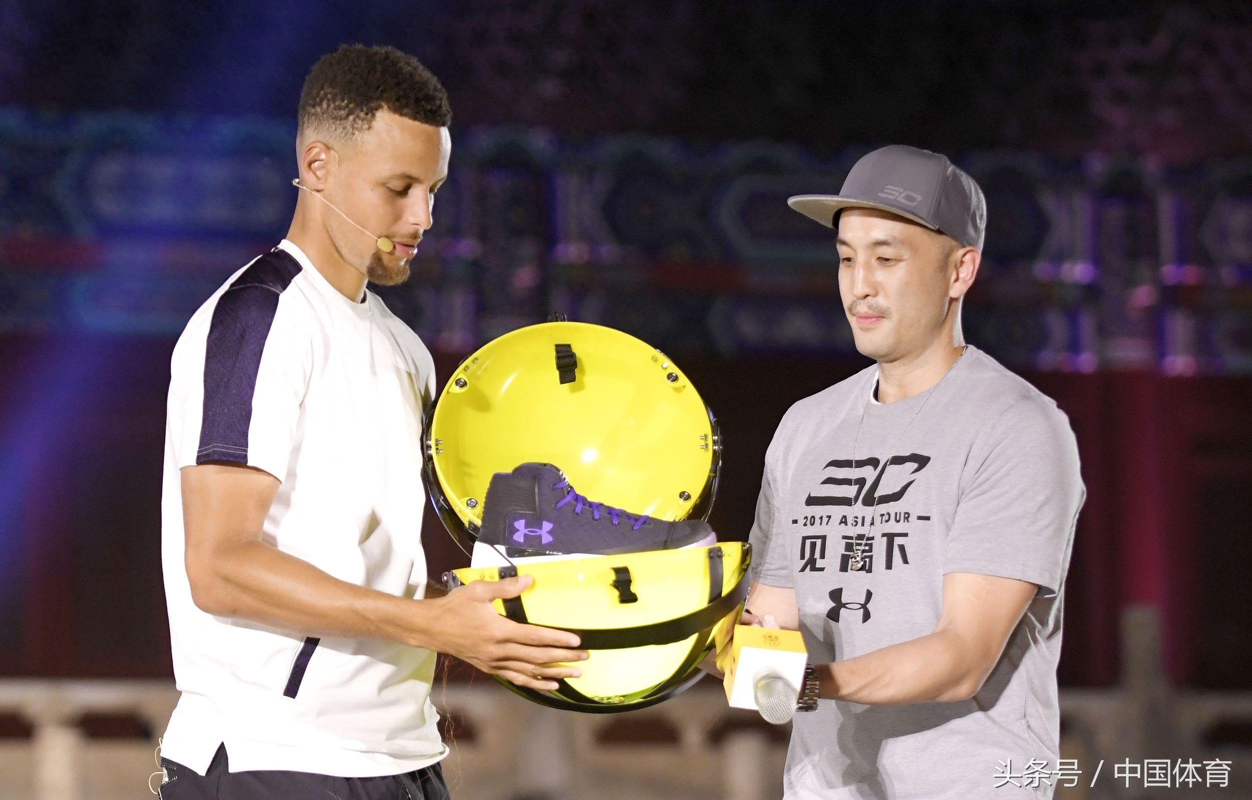 NBA球星斯蒂芬-库里中国行从北京开始