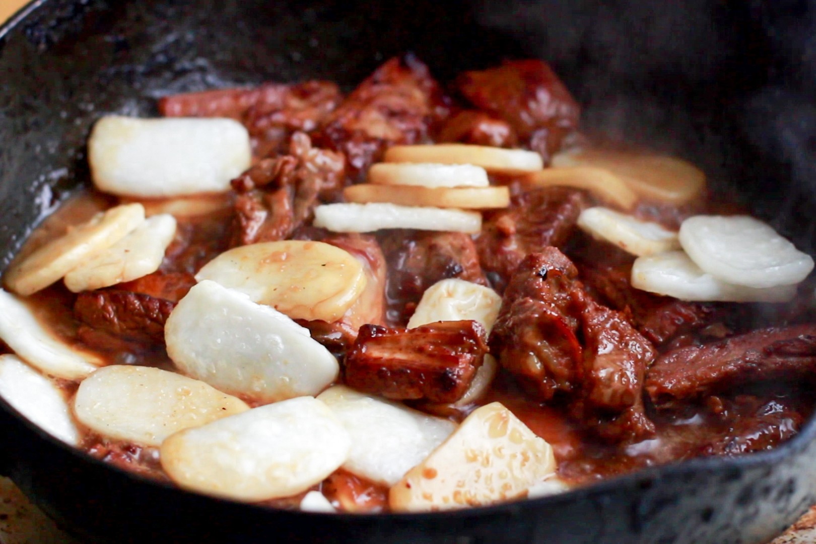 排骨和它一起煮，软糯香浓，超级好吃，吃完连盘子都舔干净了