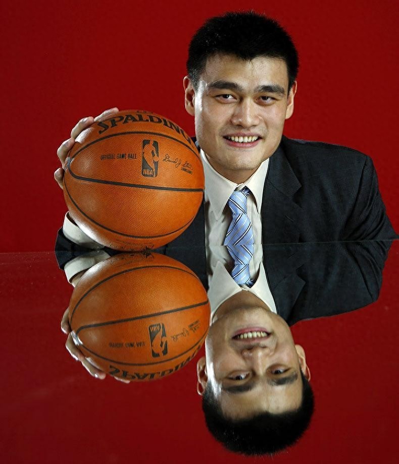 姚明25张绝版照片曝光 从上海大男孩到中国标志