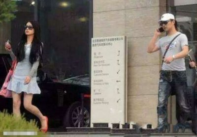 ​汪峰前妻罕见近照曝光, 40岁康作如貌美如花, 颜值不输章子怡