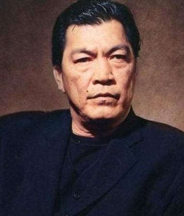 他是香港电影“四大恶人”，电影界的“黄金配角”，经典无人能及