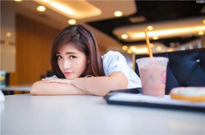 ​女生说好无聊幽默回复，女生回复无聊该怎么回复她