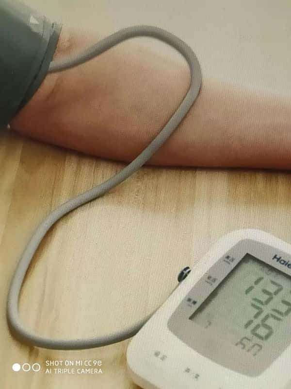 探望老人买什么东西合适（探望和看望的区别）