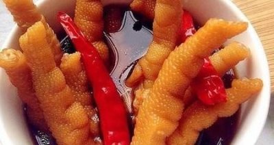 ​女人吃鸡爪好吗(鸡爪子对女性的危害)
