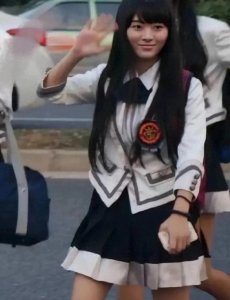 ​鞠婧祎整容前的照片公开，曾经的她清纯动人