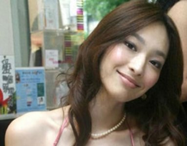 ​吴佩慈的心酸奋斗史，6年产4胎却未能嫁入豪门，44岁活成了笑话