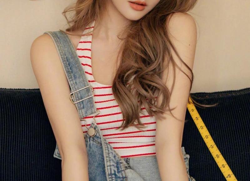 和比自己大的女孩怎么聊天，怎么追？