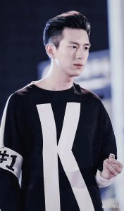 ​钟楚曦情人节高调官宣！回顾钟楚曦历任男友：网友反应真实了！