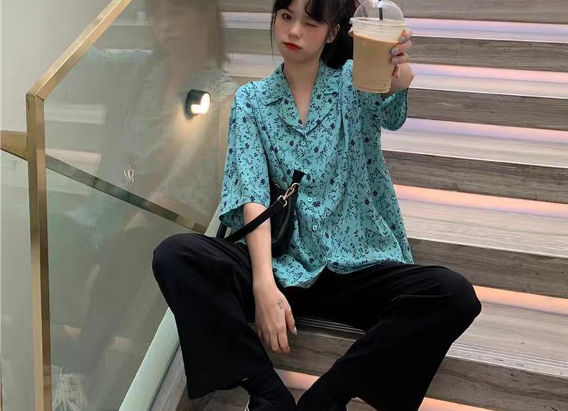 中午怎么和女孩子聊天？怎么才能让女孩子有兴趣