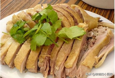 ​小厨用10分钟时间教你做南京的盐水鸭，咸香入味，清淡可口，好吃