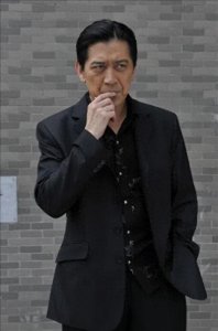 ​黑帮大佬专业户，因是大陆人常年被人欺负