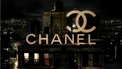 ​香奈儿染上“俄罗斯恐惧症”？俄罗斯女星发起怒剪名牌包行动