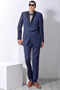 ​巨人鲍喜顺：40岁贫困潦倒，56岁娶小28岁娇妻，今老来得子很幸福