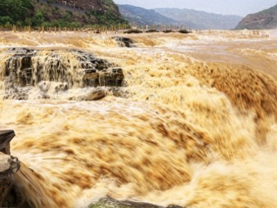 ​黄河变“清河”！2024年黄河水为何罕见变清？这预示着什么？