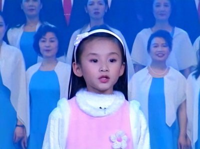 ​那个唱《七子之歌》的小女孩，已经34岁了，她的选择让人感动！