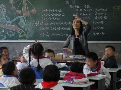 ​河南教师津贴上调引发羡慕，实际上另外两项补贴也很让人心动