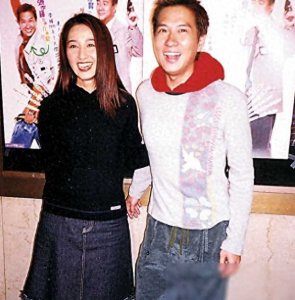 ​关咏荷正式复出，张家辉发声支持撒狗粮，太太过于美丽让他有压力