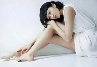 ​荣仓奈奈：日本演艺界的魅力女神