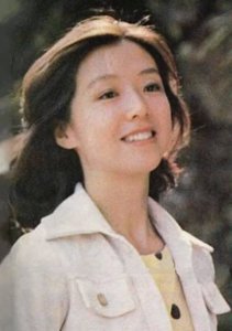 ​殷新：与“白龙马”结婚，因拍戏无法生育被抛弃，嫁外国人终幸福