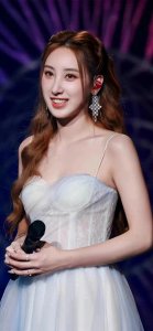 ​高海宁：饱满的身材独特的韵味，看一眼让人怦然心动