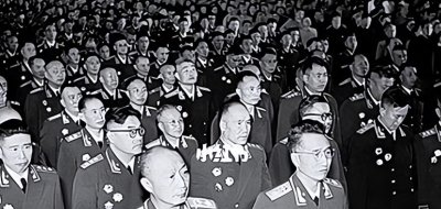 ​55年老红军被免职回乡，不在授衔名单里，朱、彭、陈下令必须有他