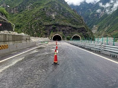 ​金秋成都出发松坪沟2日自驾游指南攻略 欣赏松坪沟五彩缤纷的红叶